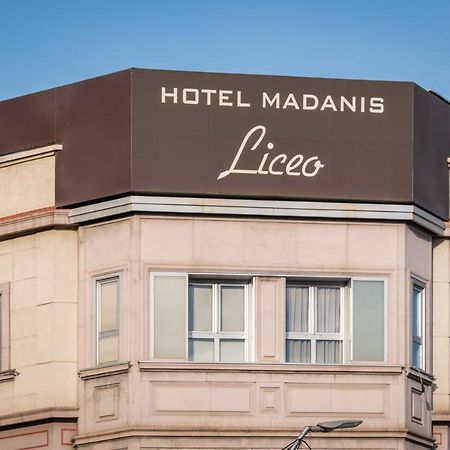 Hotel Madanis Liceo L'Hospitalet de Llobregat Bagian luar foto