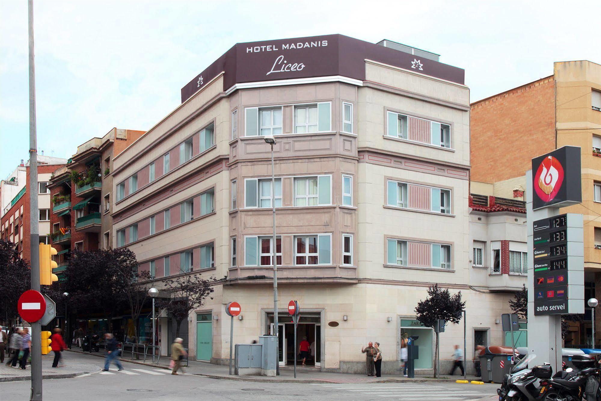 Hotel Madanis Liceo L'Hospitalet de Llobregat Bagian luar foto